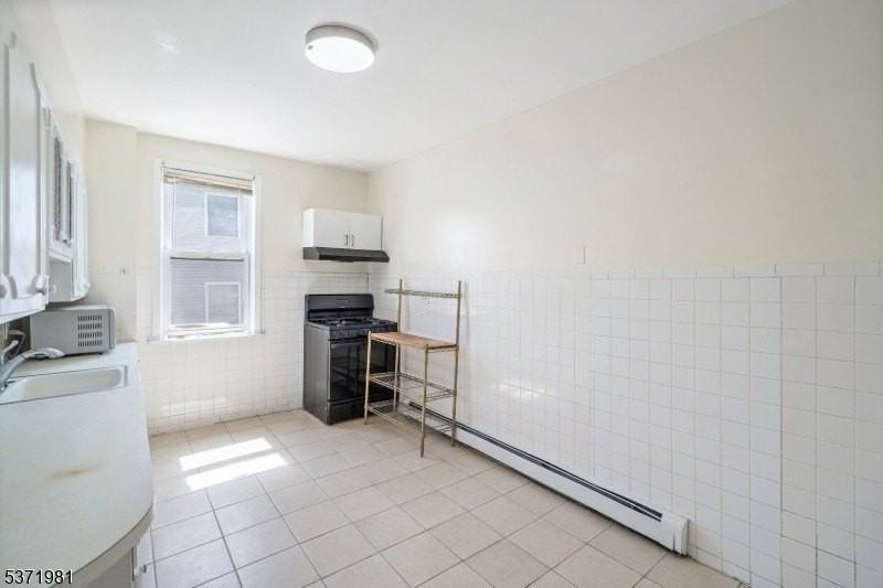 230 Trumbull St #B - Photo 7 of 15