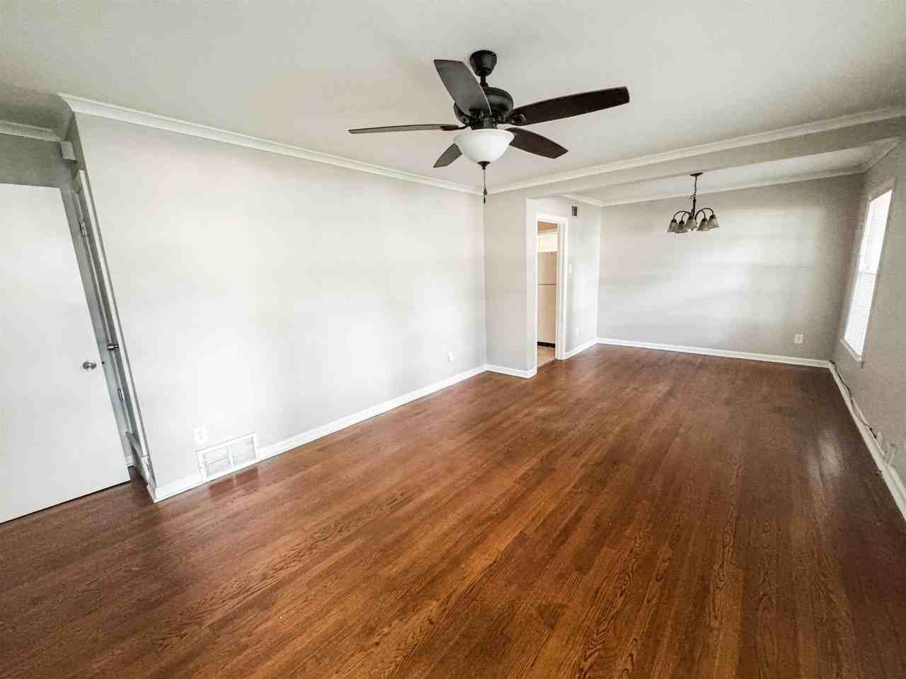 1560 Cranford Rd - Photo 2 of 10