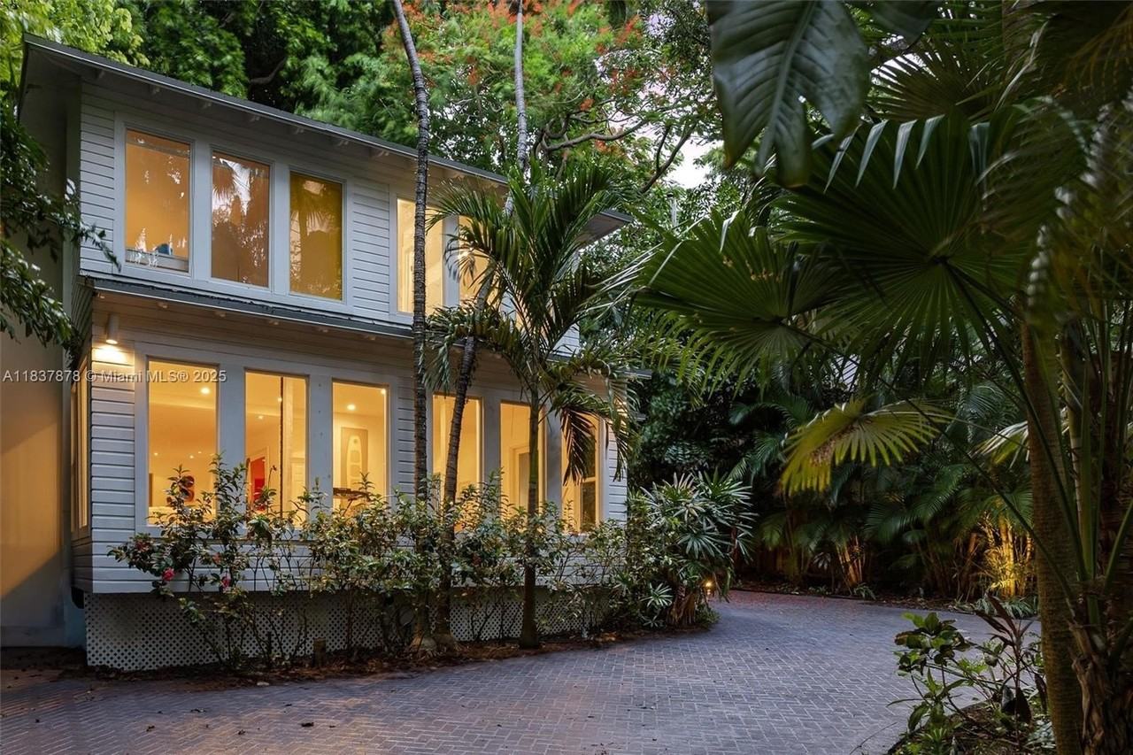 4286 S Douglas Rd - Photo 2 of 50