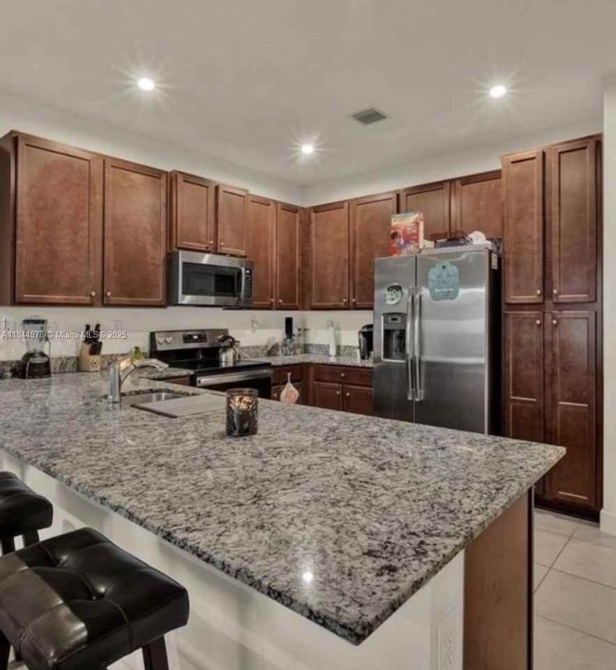 10859 Sw 235th Ln - Photo 4 of 30