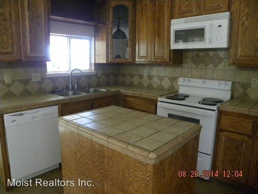 38925 Lewis Ct - Photo 3 of 6