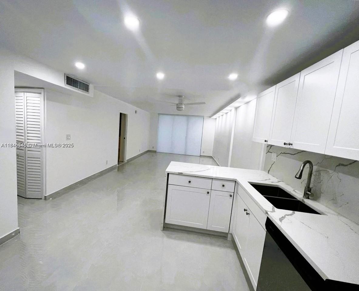 2600 Nw 49th Ave #112 - Photo 6 of 22