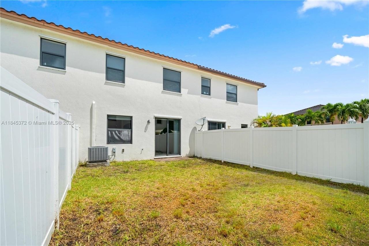 3366 W 90th Ter #3366 - Photo 4 of 26