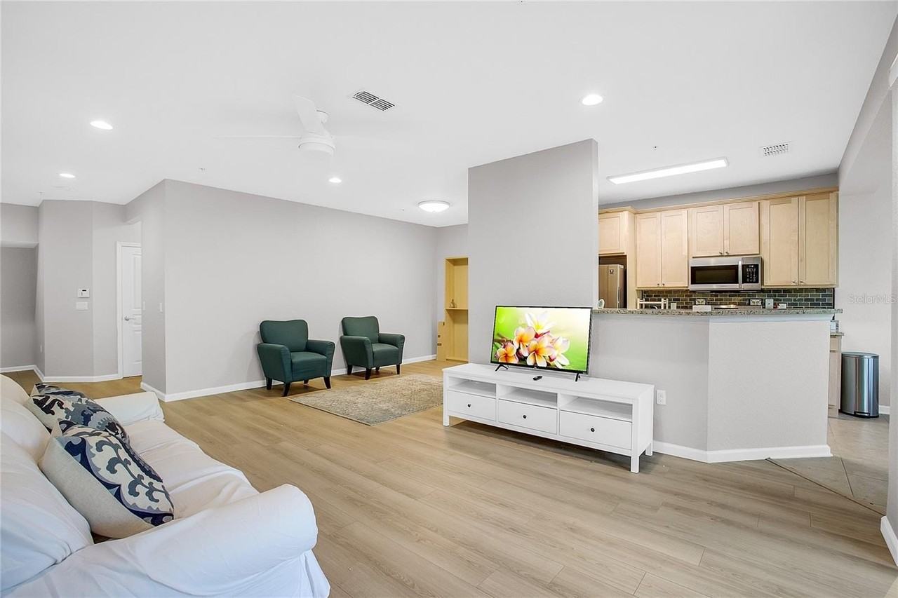 1208 Bella Cara Court - Photo 3 of 16