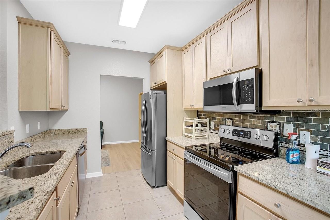 1208 Bella Cara Court - Photo 4 of 16