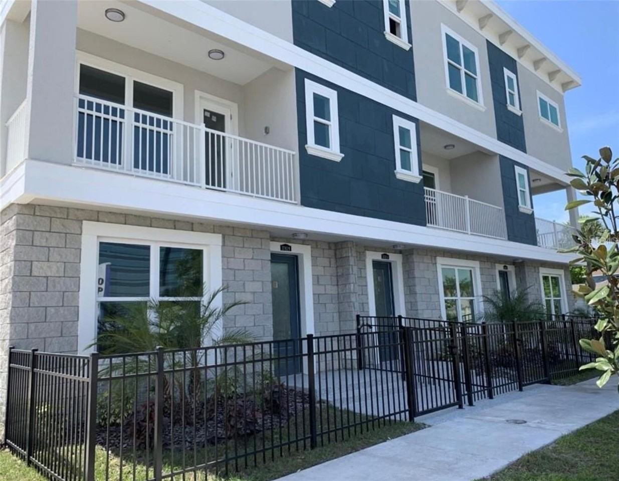 3702 W Roland St #13 - Photo 2 of 10