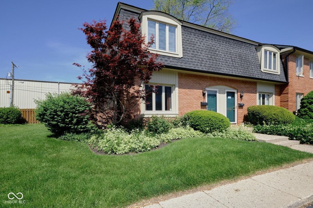 8502 Canterbury Square West