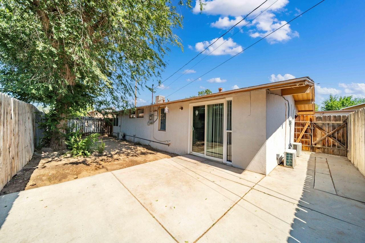 10th St W - Photo 7 of 12