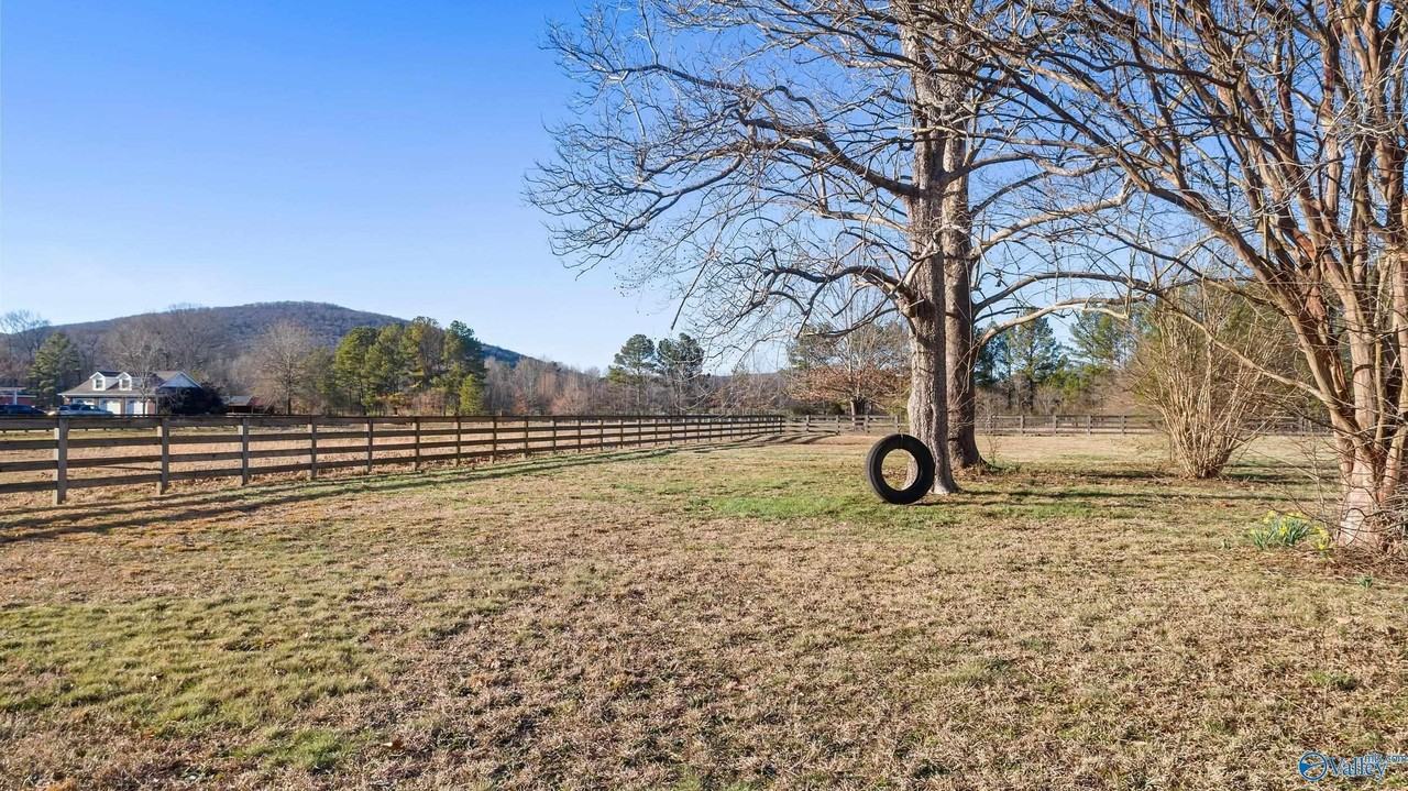 1189 Cave Spring Rd - Photo 7 of 15