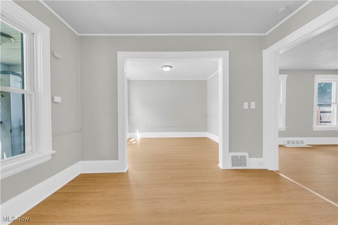 3153 West 88th Street - Photo 4 of 35