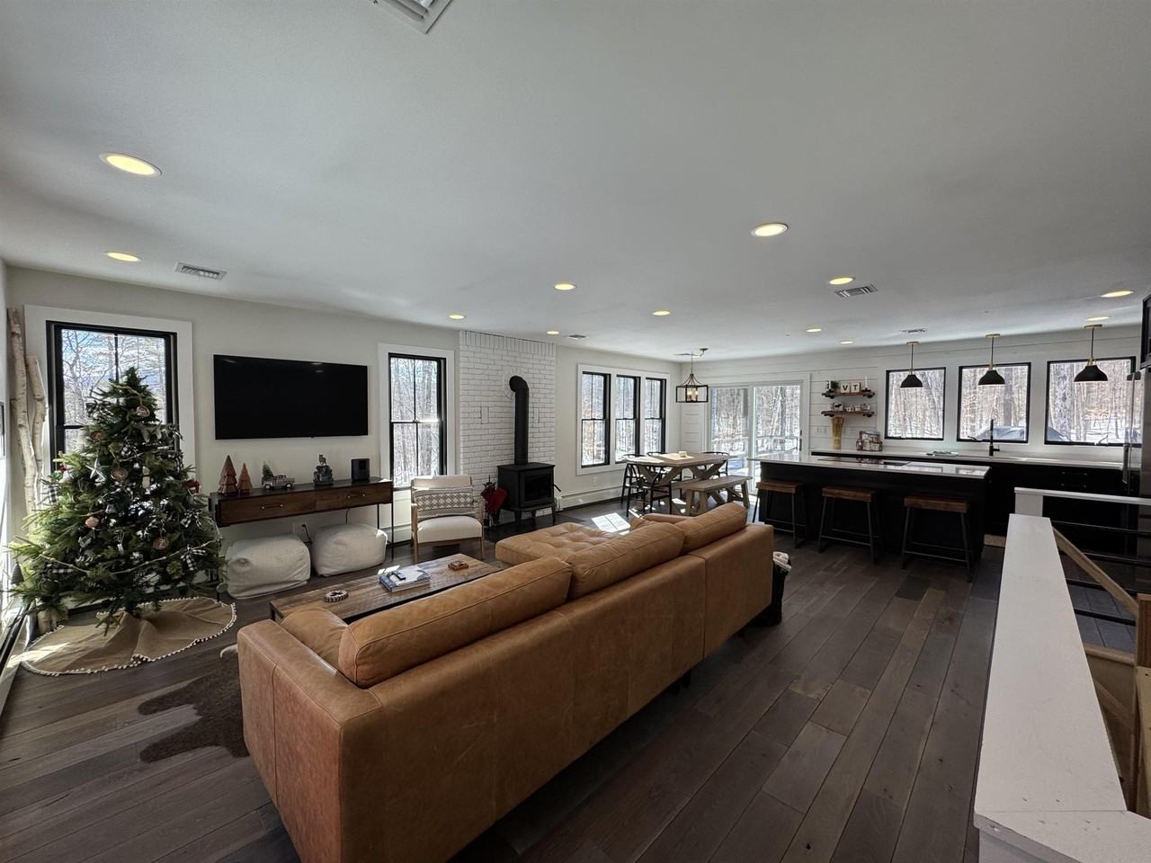 397 Powderhorn Rd - Photo 4 of 50