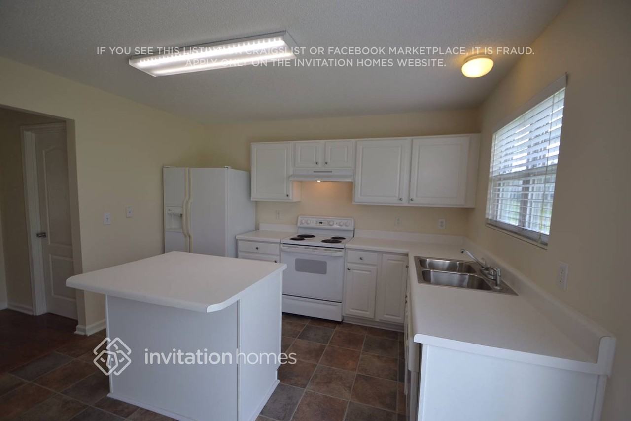 3005 Tuckland Dr - Photo 2 of 3