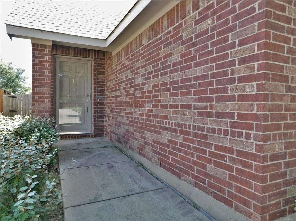 5813 Brookside Drive - Photo 5 of 28