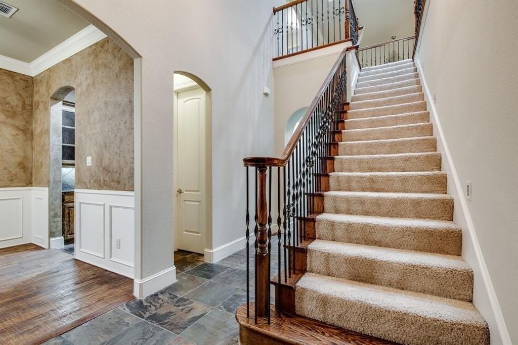 3317 S Riley Ct - Photo 4 of 31