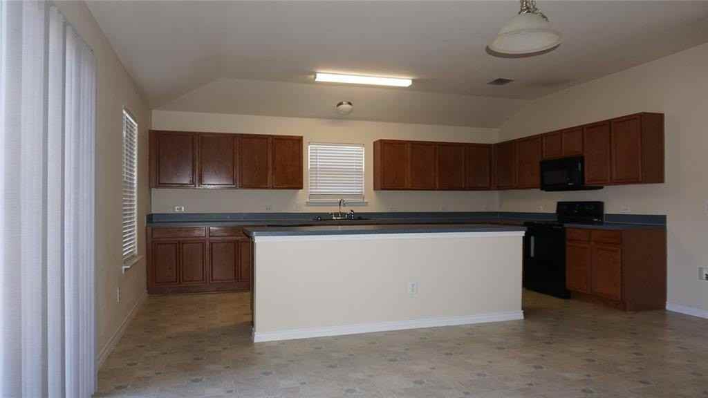 809 Bee Creek Lane - Photo 6 of 16