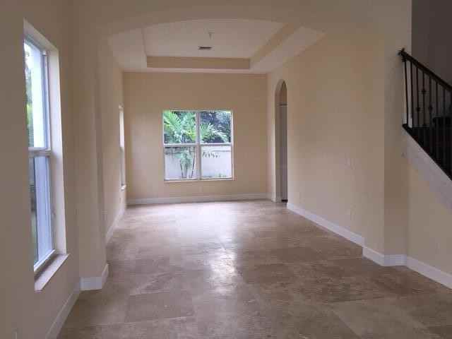 9887 Coronado Lake Dr - Photo 2 of 8