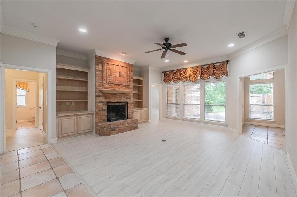 6376 Newport Ct - Photo 4 of 39