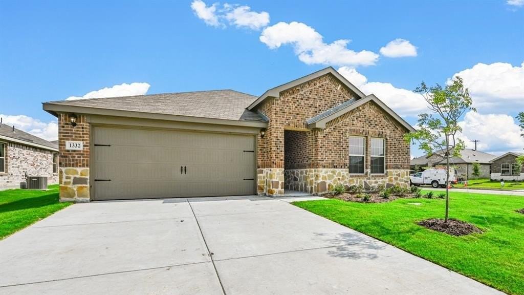 1332 Pierce St - Photo 2 of 14