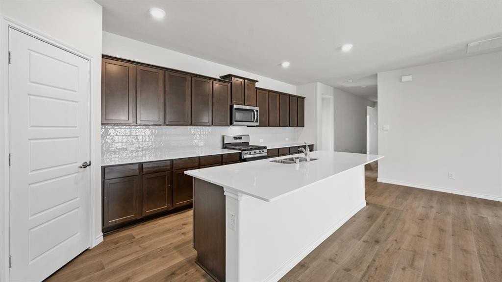 1332 Pierce St - Photo 5 of 14