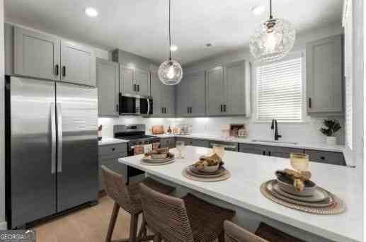 222 Gabriel Boulevard - Photo 2 of 8