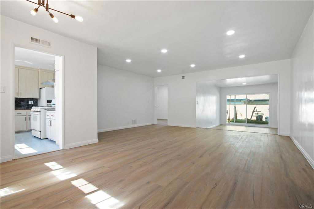 11723 Chanera Ave - Photo 3 of 8