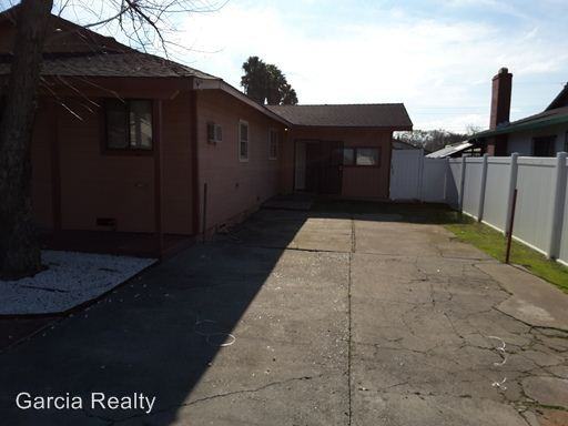 2420 50th Ave - Photo 3 of 12