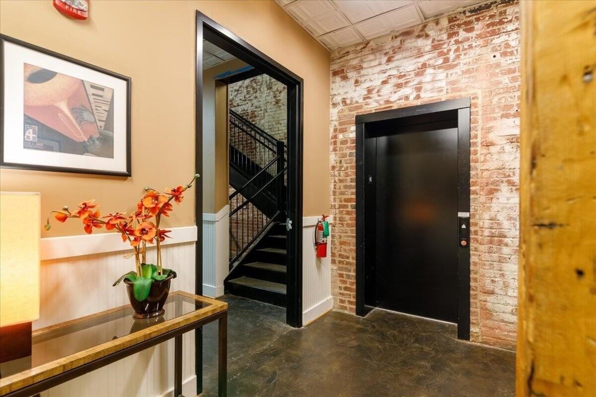 324 Salem Ave Sw #303 - Photo 2 of 21