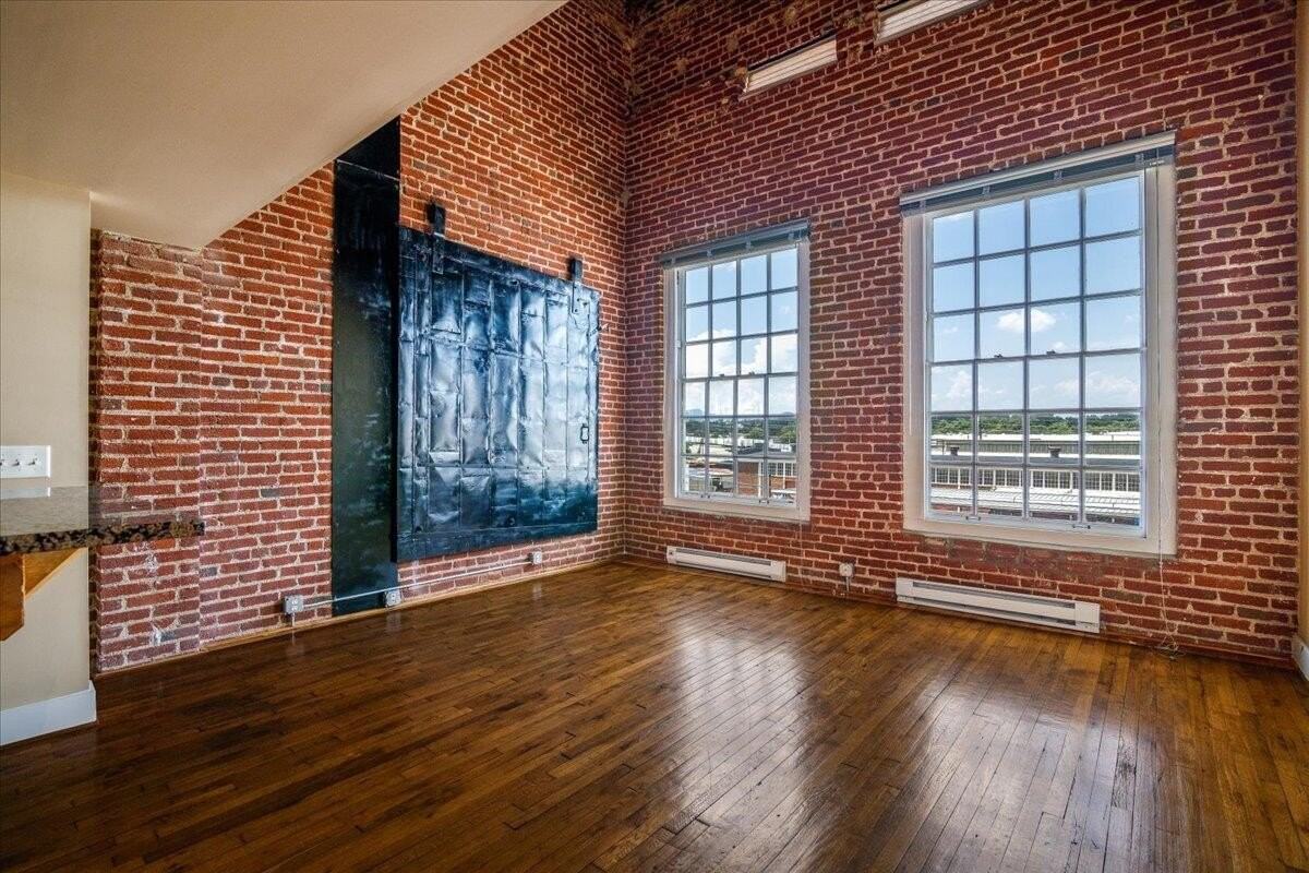 324 Salem Ave Sw #303 - Photo 3 of 21