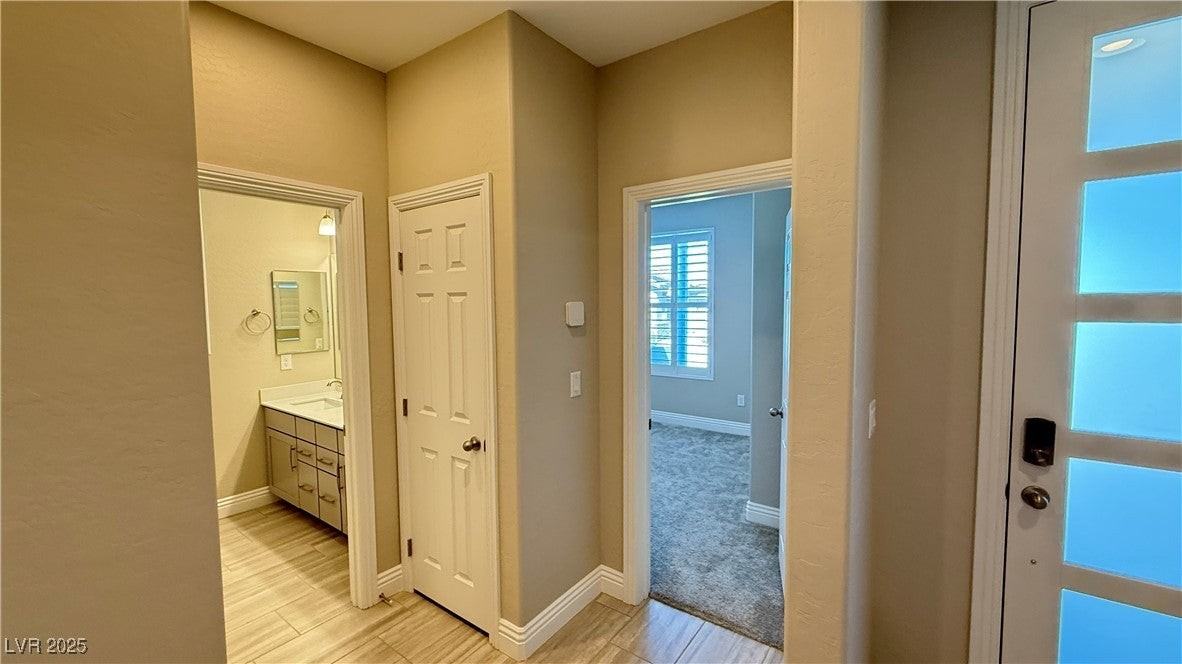 7491 Bonnie Piper Street - Photo 4 of 32