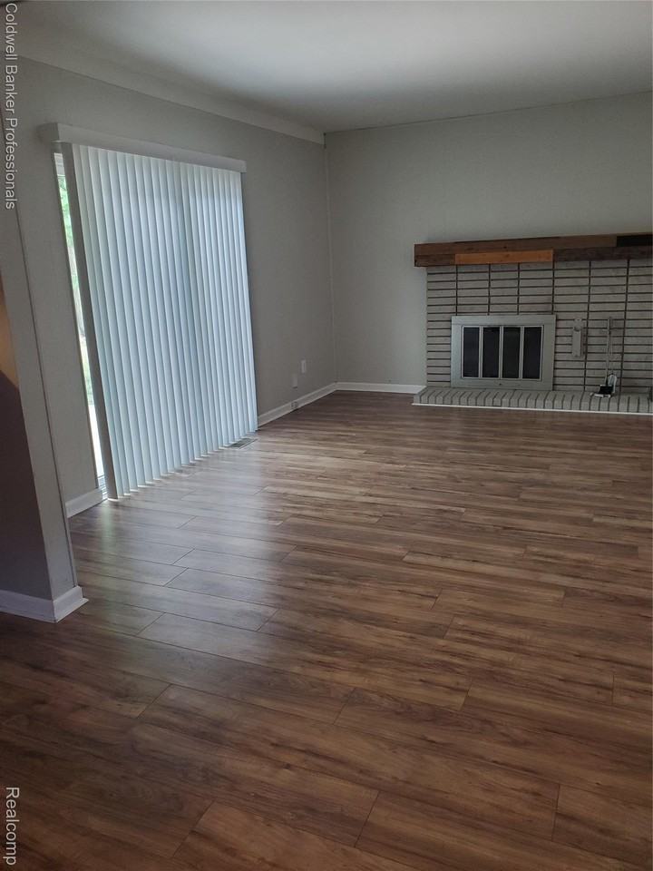 35939 Canyon Dr - Photo 3 of 14