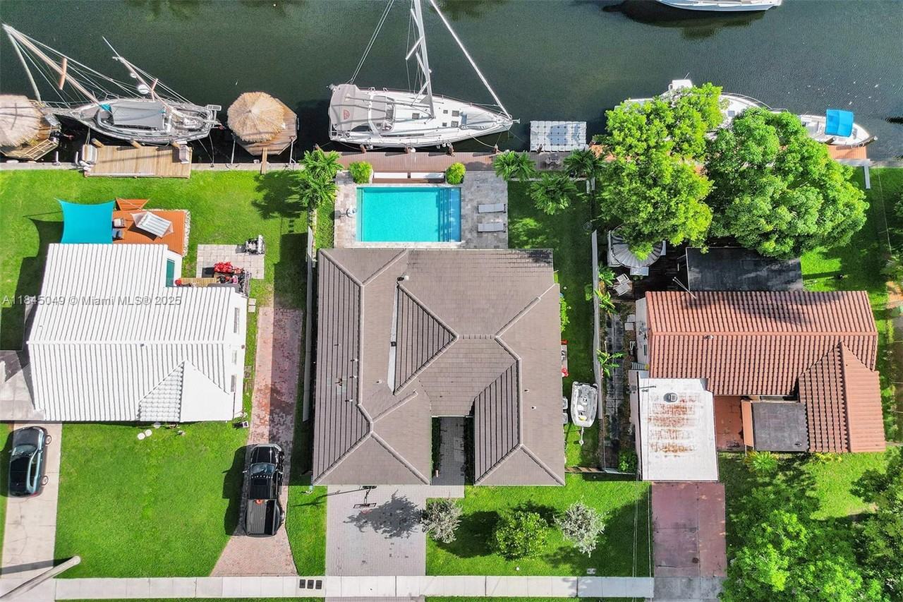 1021 Guava Isle - Photo 3 of 50