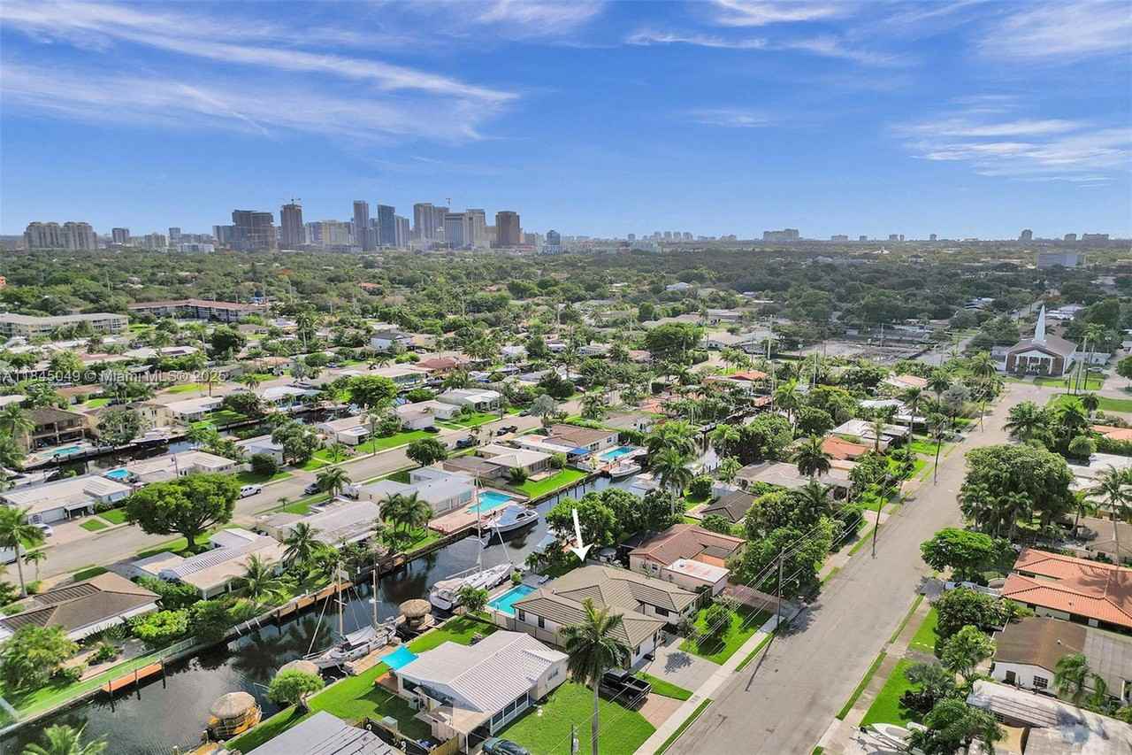 1021 Guava Isle - Photo 5 of 50