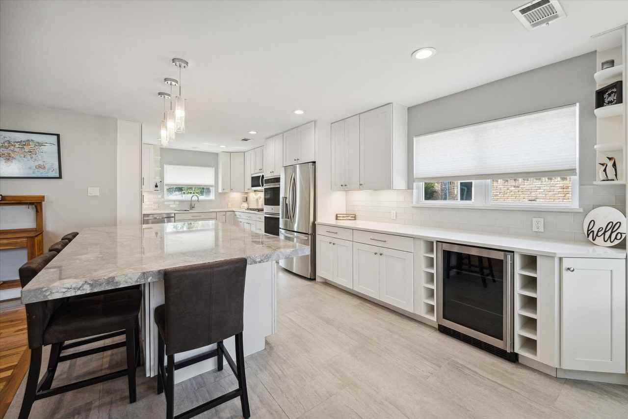 2034 Millwood Dr - Photo 4 of 21