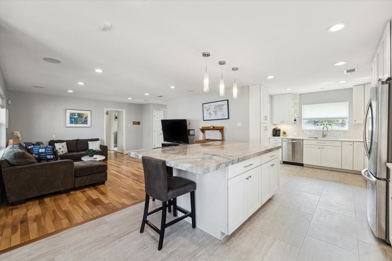 2034 Millwood Dr - Photo 5 of 21