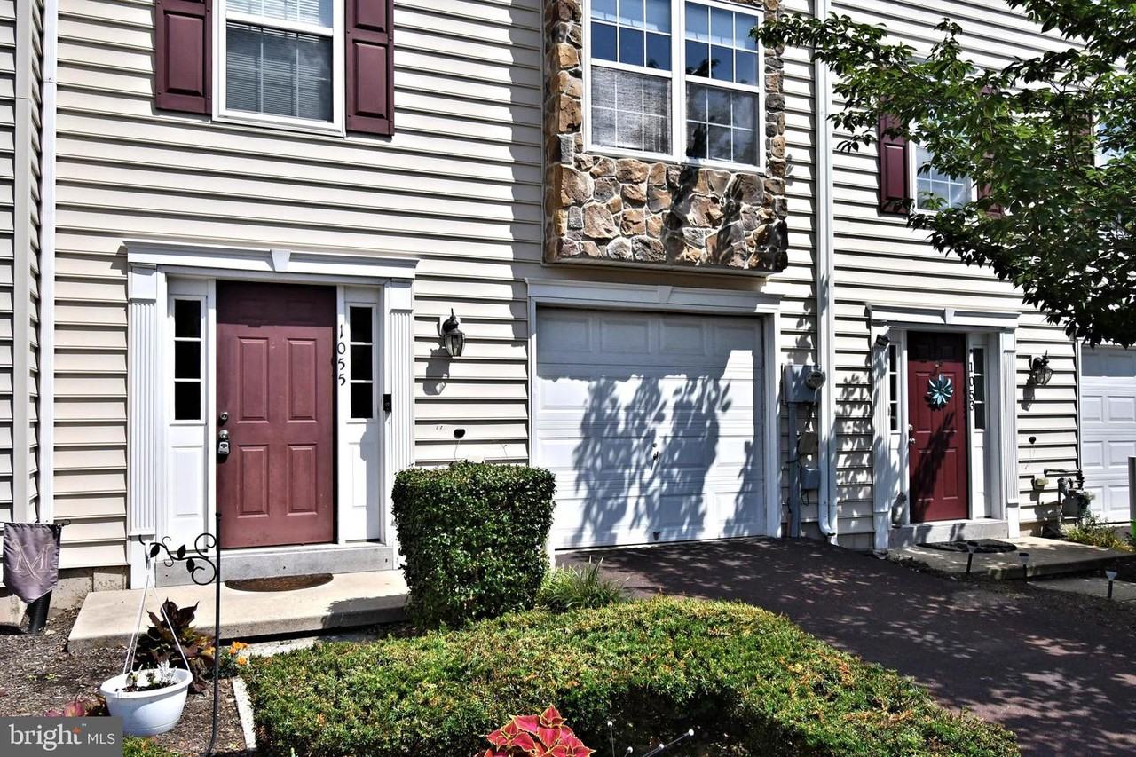 1055 Balley Drive - Photo 2 of 45