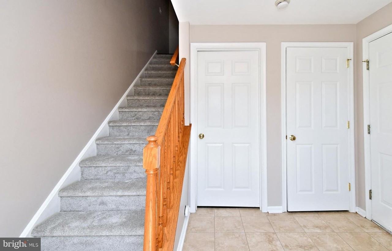 1055 Balley Drive - Photo 3 of 45