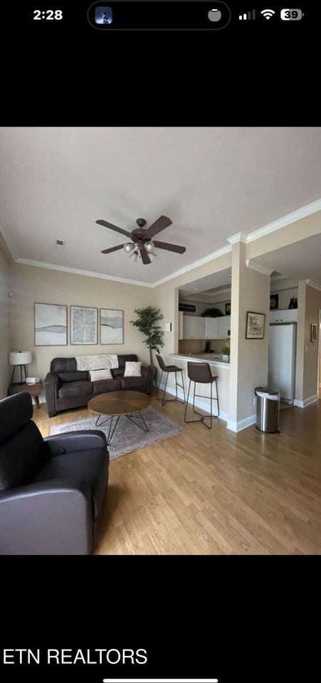 176 Market St - Photo 3 of 7