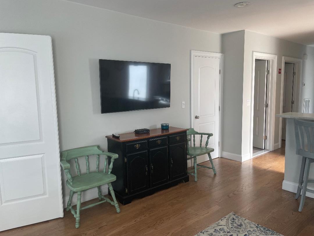 190 Oceanview St - Photo 4 of 13