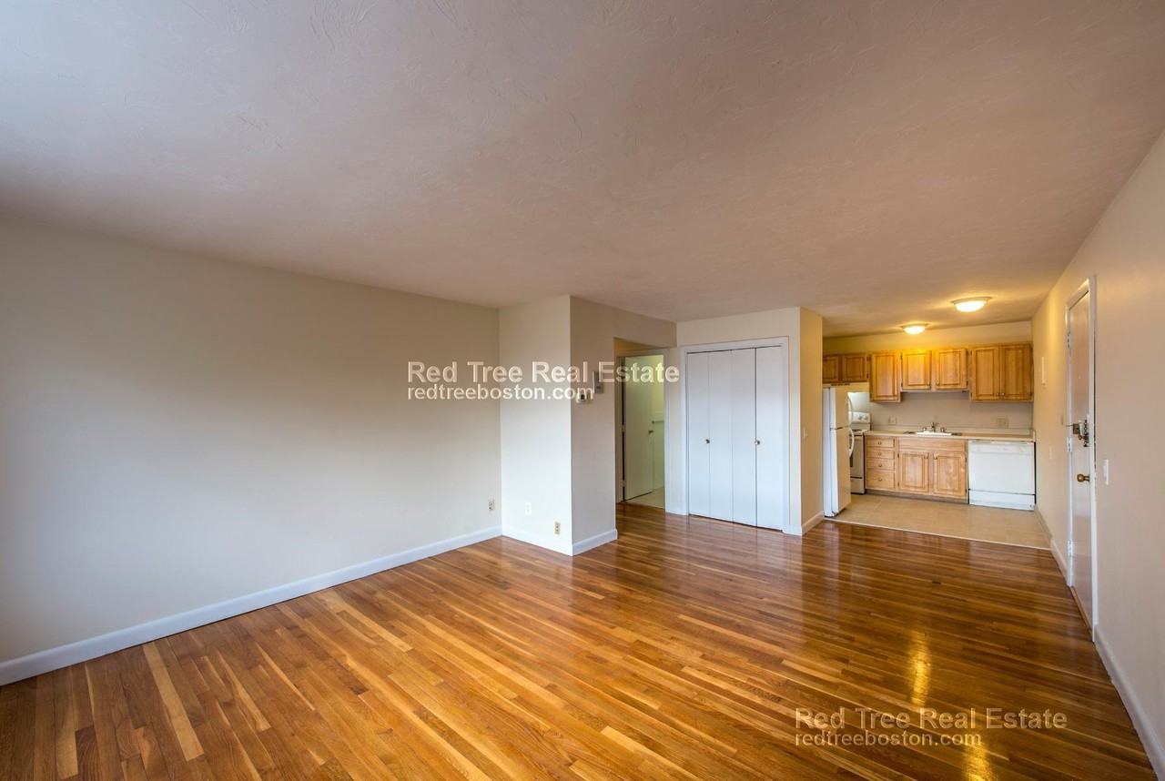 84 Gardner St #25