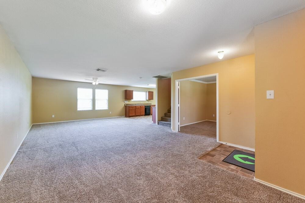 7906 Ashland Springs Ln - Photo 4 of 17
