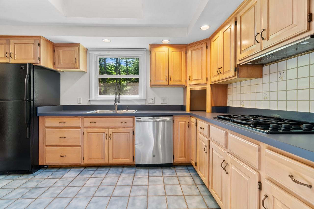 198 Carlisle Rd - Photo 2 of 20