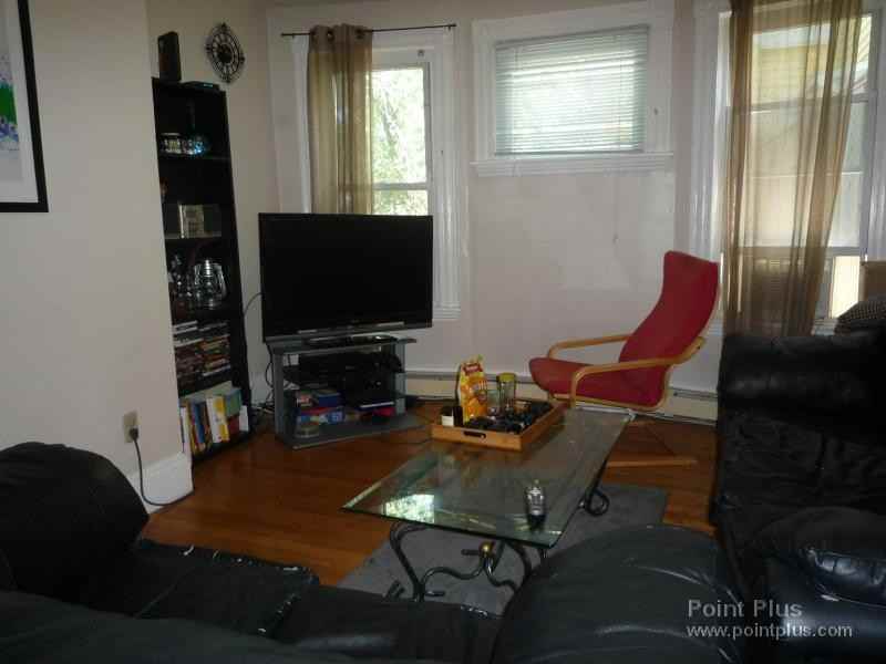 279 Pearl St #3L - Photo 4 of 35