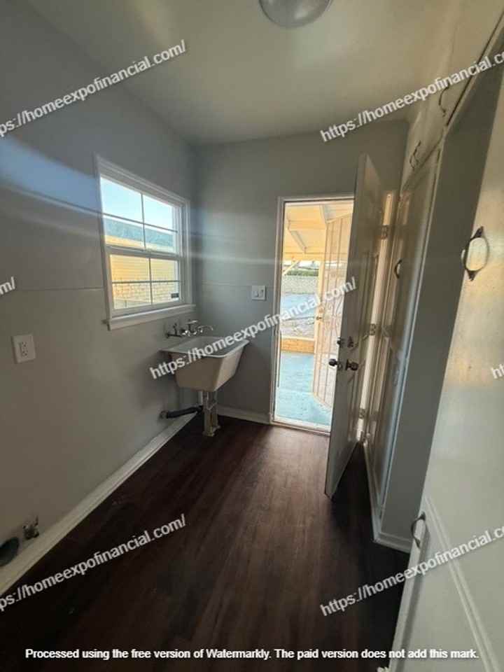 922 S Vicentia Ave - Photo 2 of 34