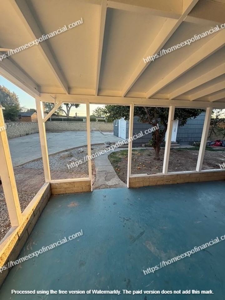 922 S Vicentia Ave - Photo 3 of 34