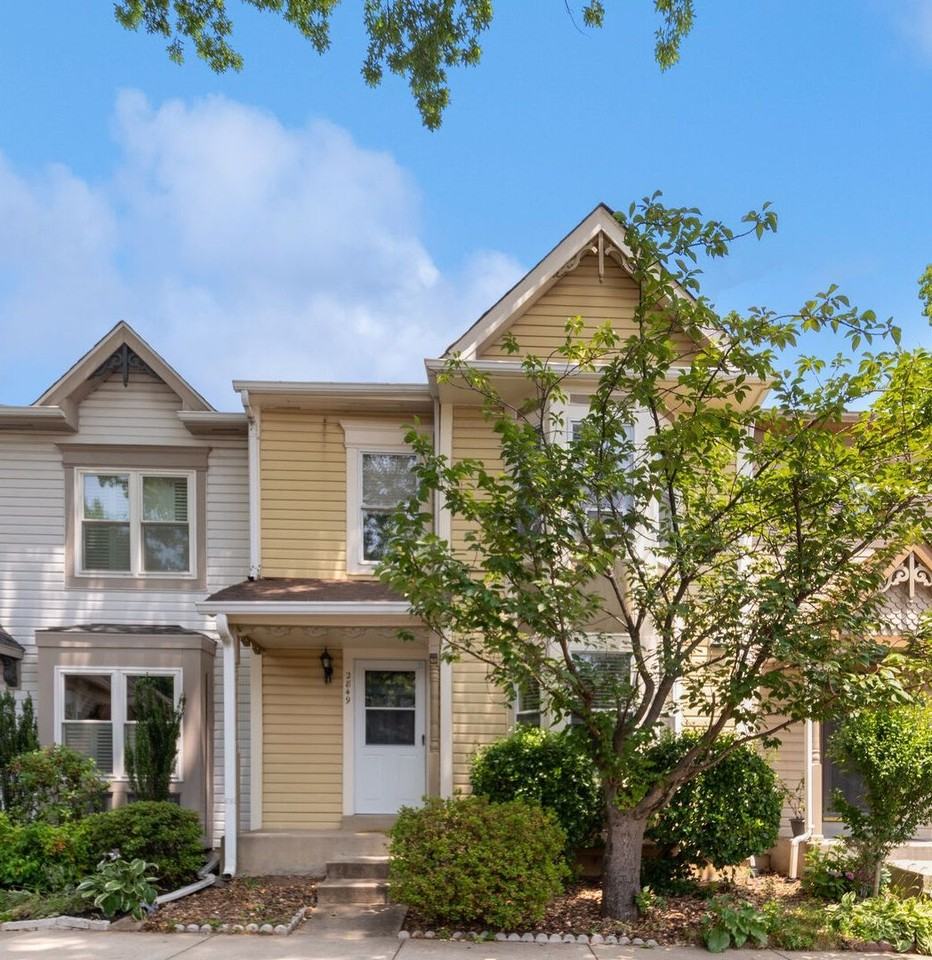 2849 Schoolhouse Circle - Photo 3 of 31