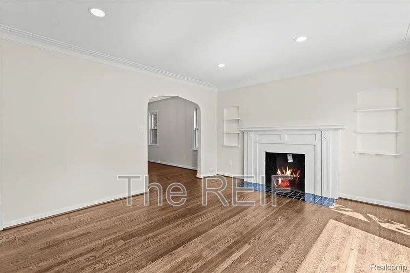 18639 Kentucky St - Photo 3 of 18