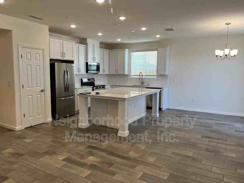 6550 E Carmen Ave - Photo 3 of 21