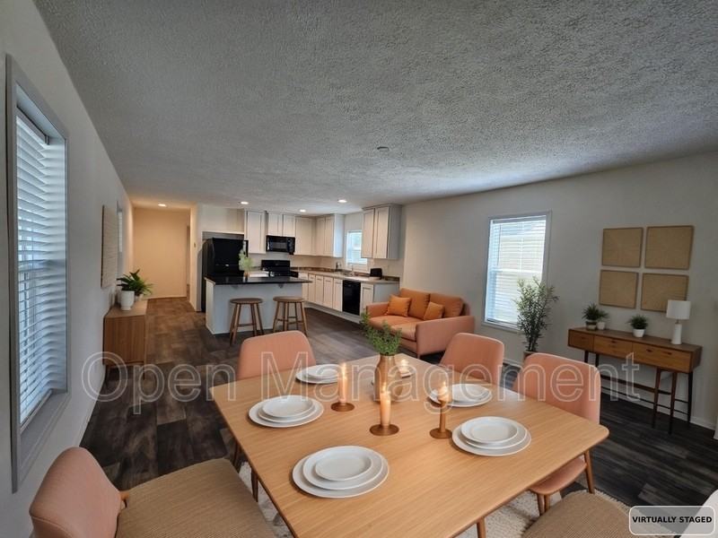 1008 Gibraltor Ave N - Photo 2 of 12