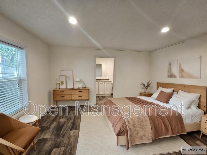 1008 Gibraltor Ave N - Photo 3 of 12