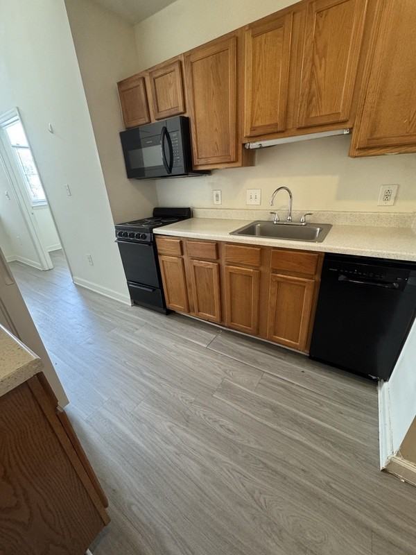 1411 Bainbridge St - Photo 2 of 7